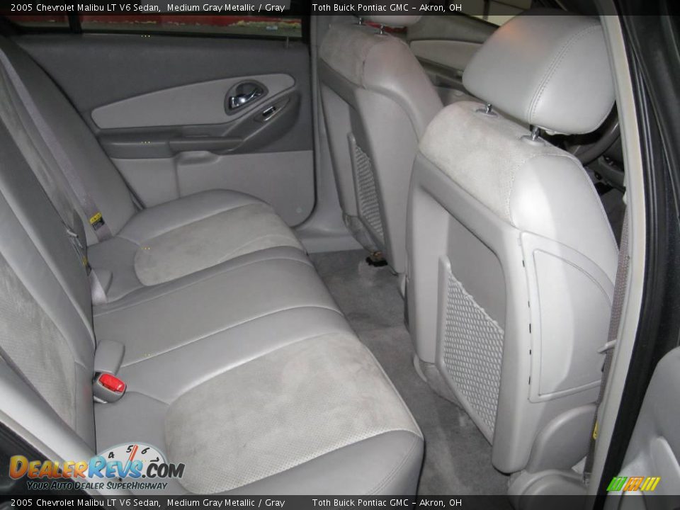 2005 Chevrolet Malibu LT V6 Sedan Medium Gray Metallic / Gray Photo #16