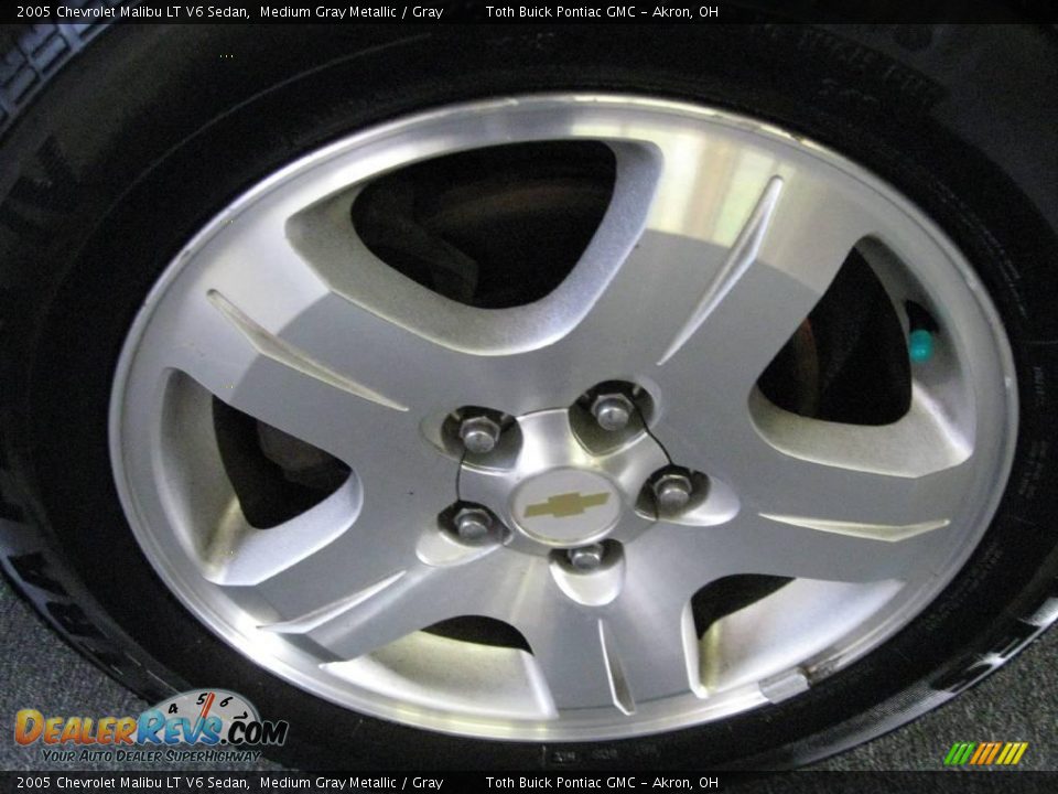 2005 Chevrolet Malibu LT V6 Sedan Medium Gray Metallic / Gray Photo #19