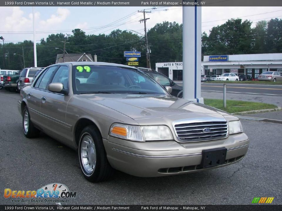 1999 Ford Crown Victoria LX Harvest Gold Metallic / Medium Parchment Photo #2