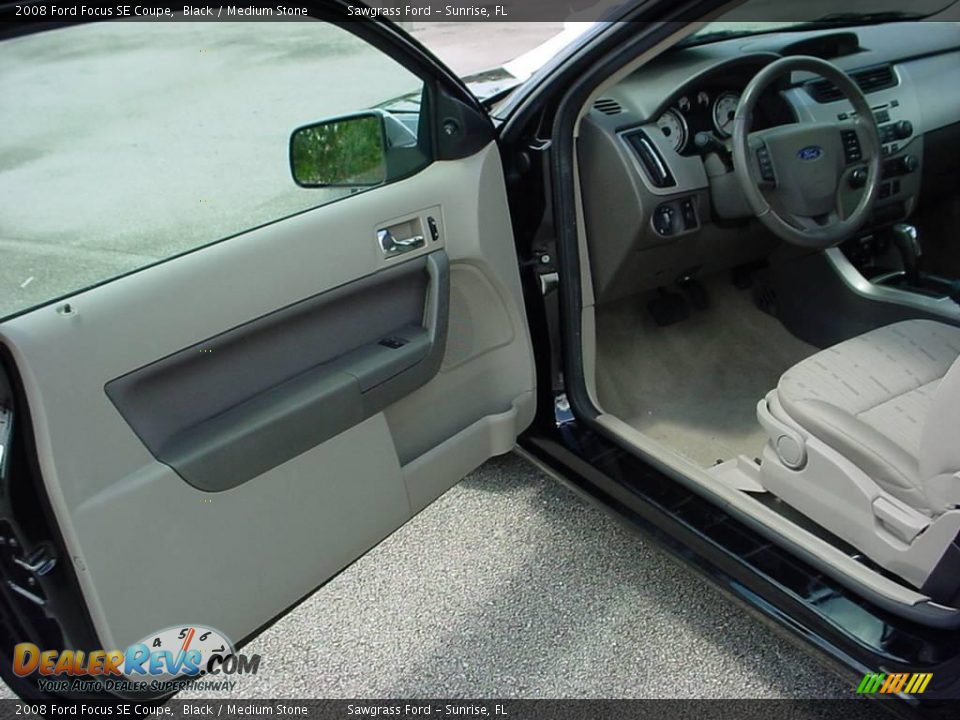 2008 Ford Focus SE Coupe Black / Medium Stone Photo #9