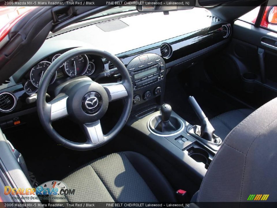 2006 Mazda MX-5 Miata Roadster True Red / Black Photo #15