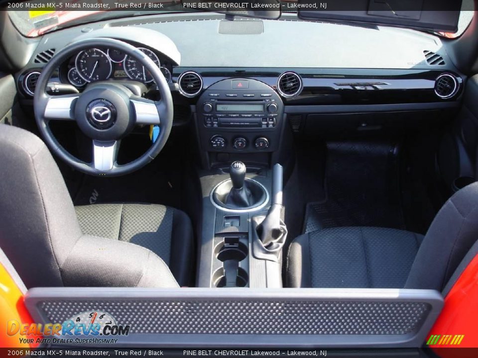 2006 Mazda MX-5 Miata Roadster True Red / Black Photo #16