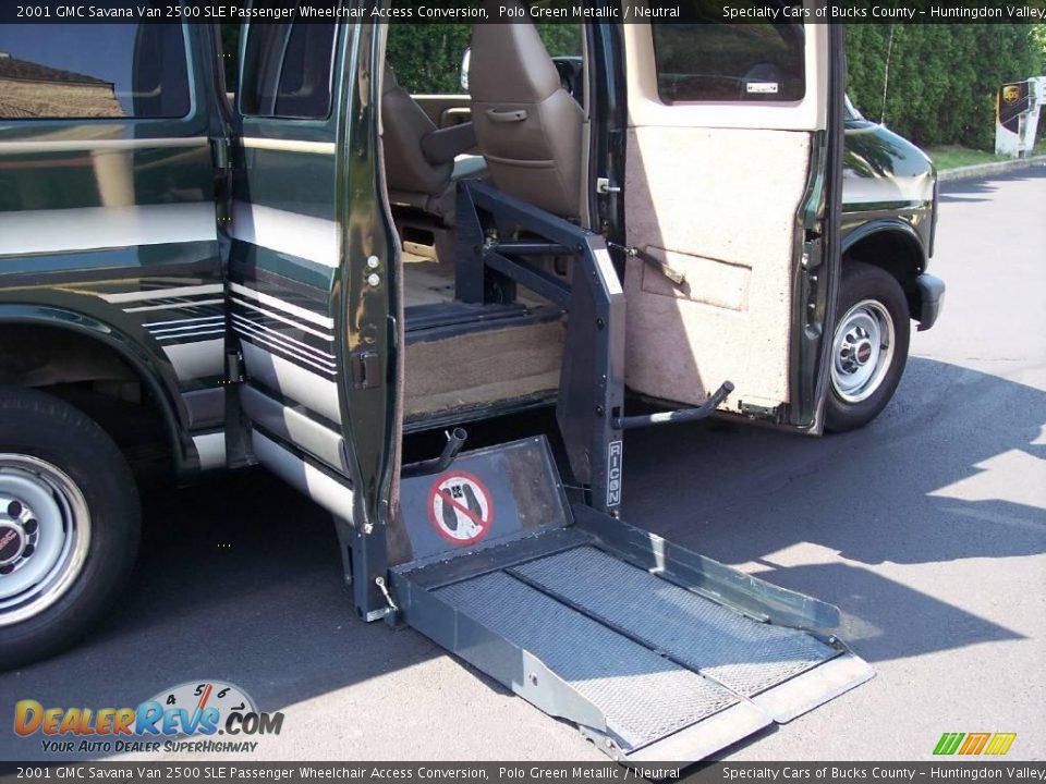 2001 GMC Savana Van 2500 SLE Passenger Wheelchair Access Conversion Polo Green Metallic / Neutral Photo #21