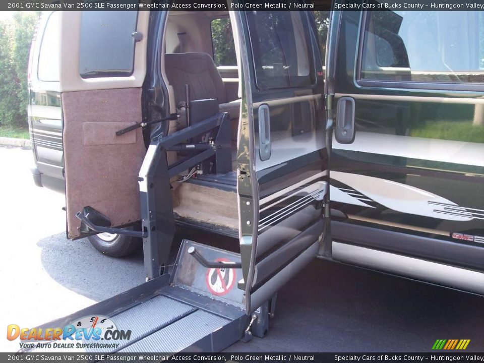 2001 GMC Savana Van 2500 SLE Passenger Wheelchair Access Conversion Polo Green Metallic / Neutral Photo #22