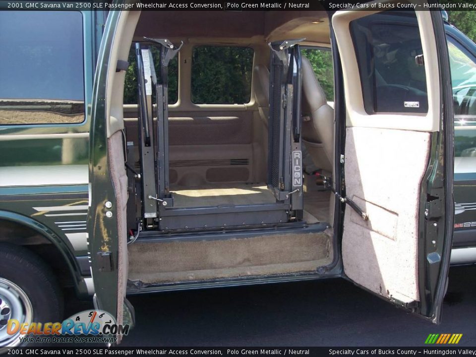 2001 GMC Savana Van 2500 SLE Passenger Wheelchair Access Conversion Polo Green Metallic / Neutral Photo #30