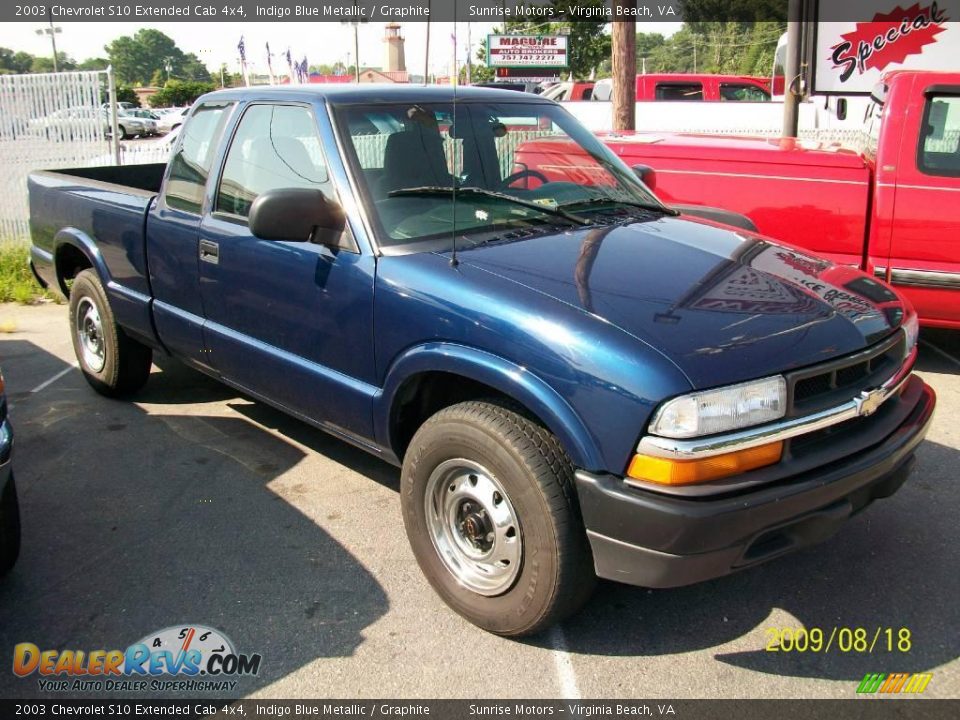 2003 Chevrolet S10 Extended Cab 4x4 Indigo Blue Metallic / Graphite Photo #1