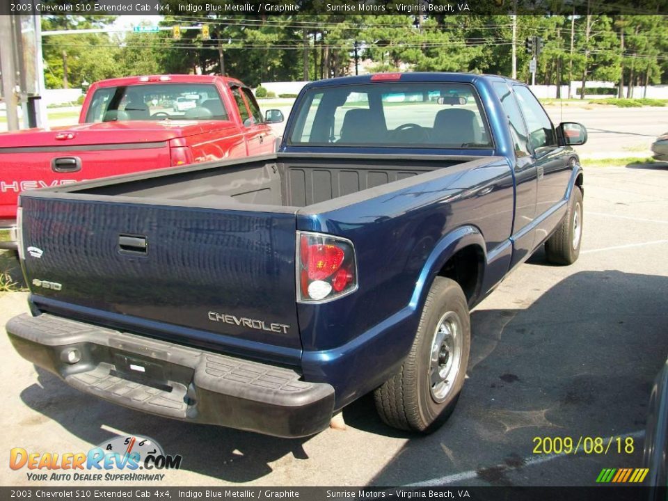 2003 Chevrolet S10 Extended Cab 4x4 Indigo Blue Metallic / Graphite Photo #2