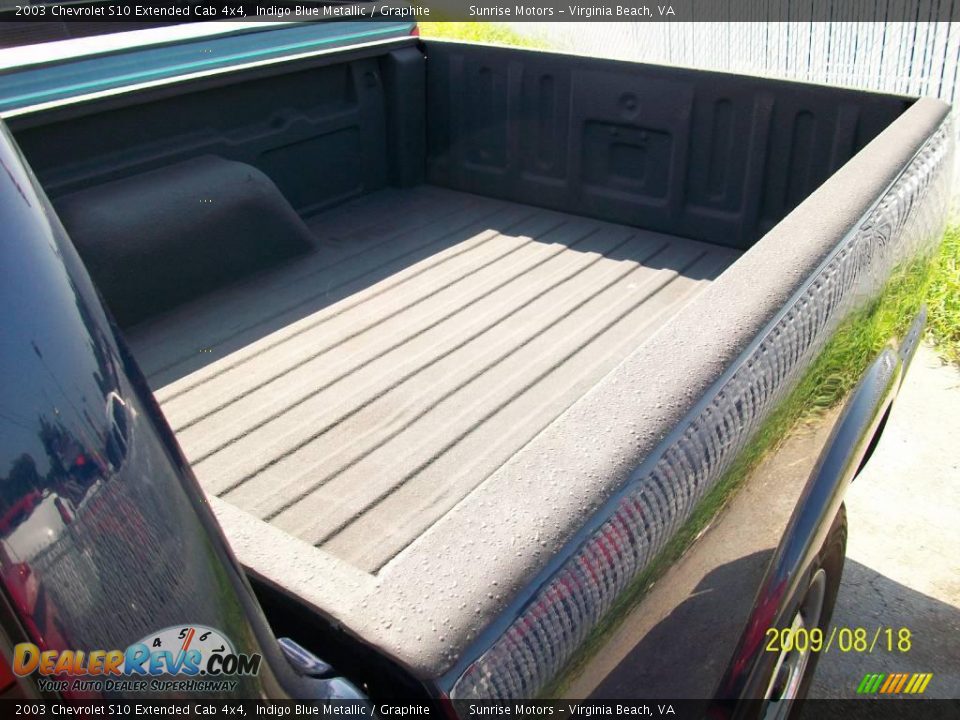 2003 Chevrolet S10 Extended Cab 4x4 Indigo Blue Metallic / Graphite Photo #4