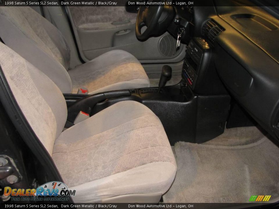 1998 Saturn S Series SL2 Sedan Dark Green Metallic / Black/Gray Photo #12