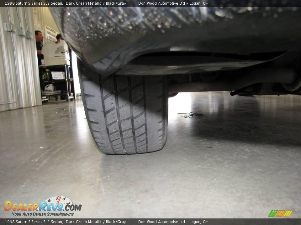 1998 Saturn S Series SL2 Sedan Dark Green Metallic / Black/Gray Photo #15