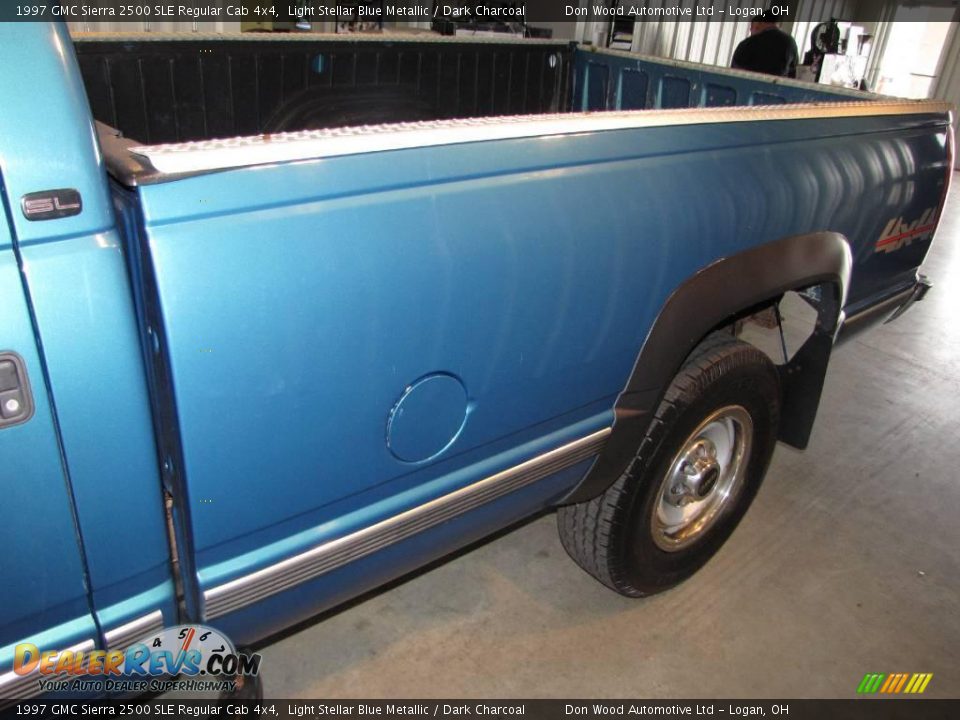 1997 GMC Sierra 2500 SLE Regular Cab 4x4 Light Stellar Blue Metallic / Dark Charcoal Photo #10