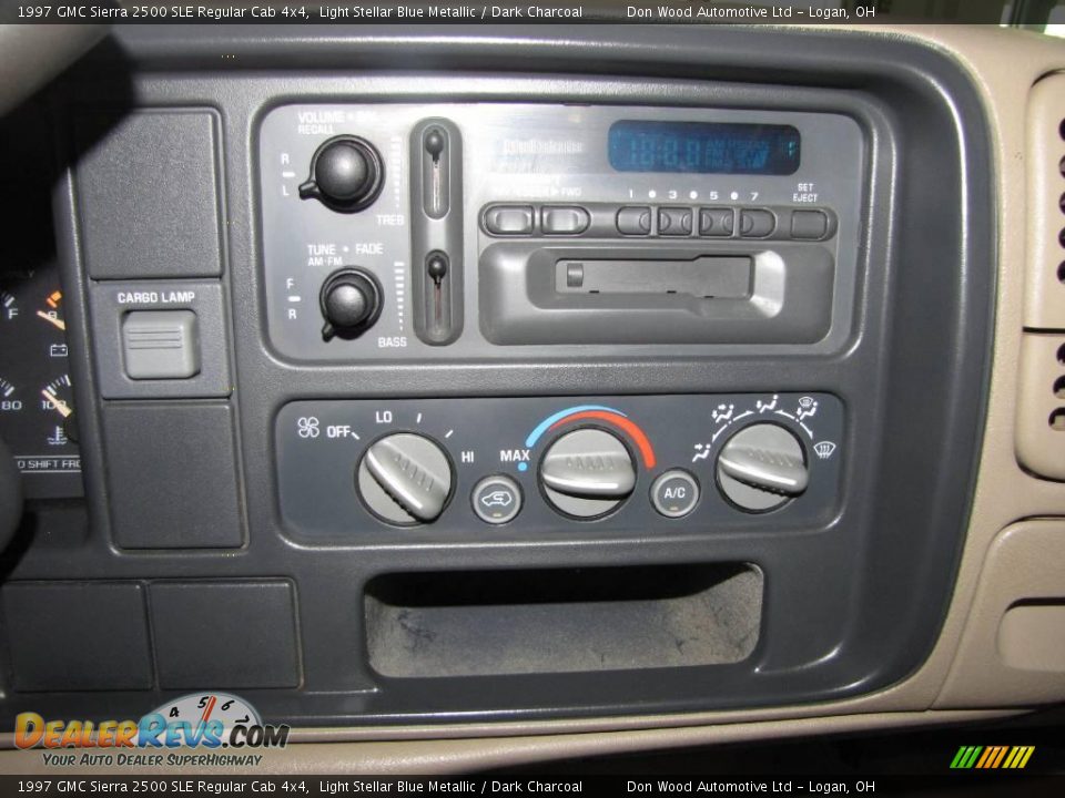 1997 GMC Sierra 2500 SLE Regular Cab 4x4 Light Stellar Blue Metallic / Dark Charcoal Photo #11