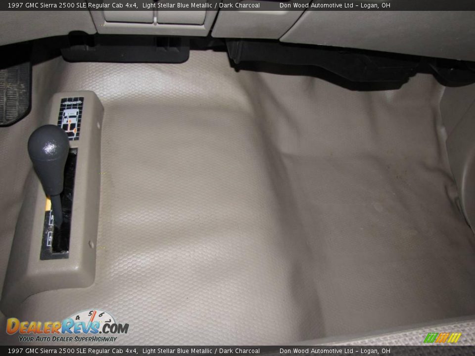1997 GMC Sierra 2500 SLE Regular Cab 4x4 Light Stellar Blue Metallic / Dark Charcoal Photo #14