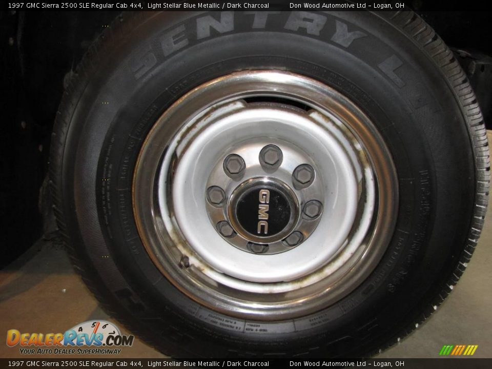 1997 GMC Sierra 2500 SLE Regular Cab 4x4 Light Stellar Blue Metallic / Dark Charcoal Photo #18