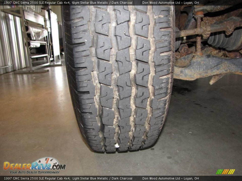 1997 GMC Sierra 2500 SLE Regular Cab 4x4 Light Stellar Blue Metallic / Dark Charcoal Photo #19