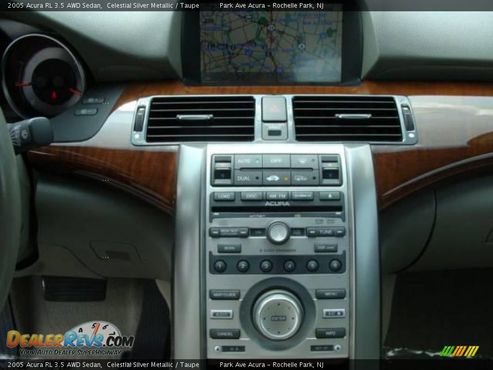 2005 Acura RL 3.5 AWD Sedan Celestial Silver Metallic / Taupe Photo #12