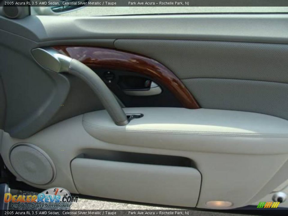 2005 Acura RL 3.5 AWD Sedan Celestial Silver Metallic / Taupe Photo #20