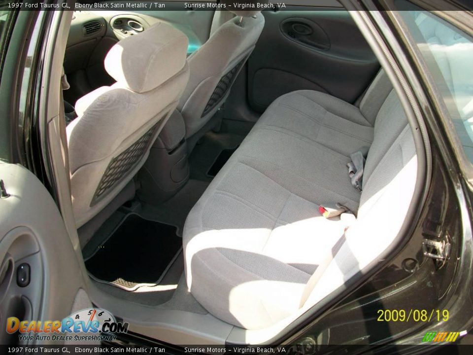 1997 Ford Taurus GL Ebony Black Satin Metallic / Tan Photo #7
