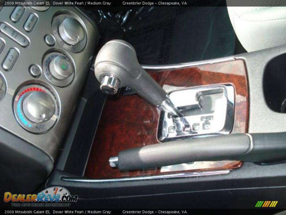 2009 Mitsubishi Galant ES Dover White Pearl / Medium Gray Photo #16