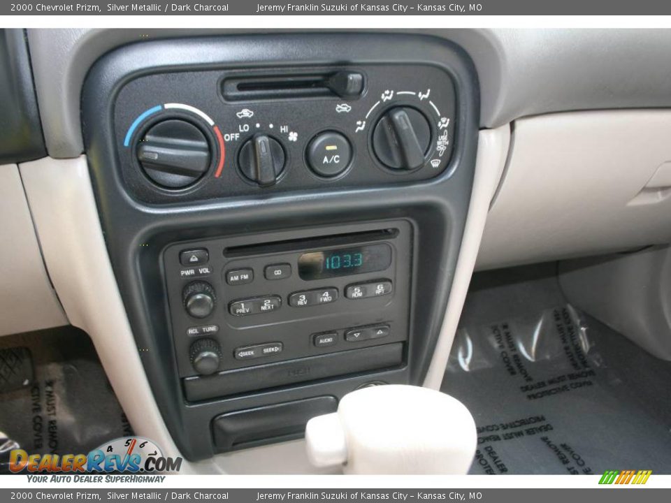 2000 Chevrolet Prizm Silver Metallic / Dark Charcoal Photo #26