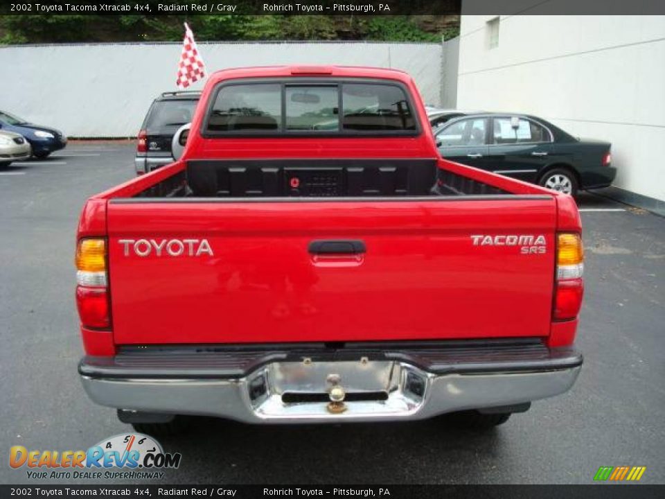 2002 Toyota Tacoma Xtracab 4x4 Radiant Red / Gray Photo #3