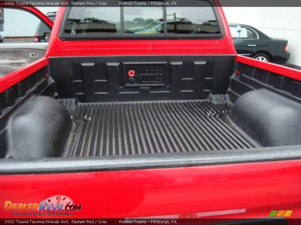 2002 Toyota Tacoma Xtracab 4x4 Radiant Red / Gray Photo #17