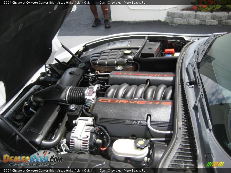 2004 Chevrolet Corvette Convertible Arctic White / Light Oak Photo #12
