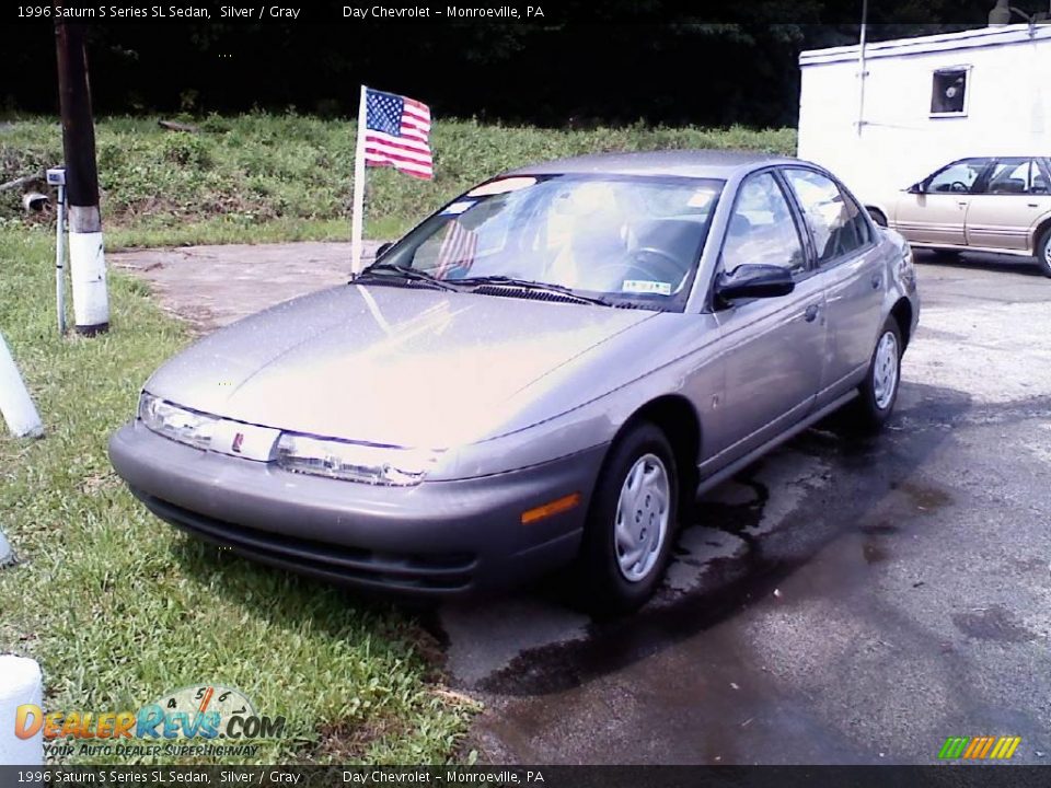 1996 Saturn S Series SL Sedan Silver / Gray Photo #2