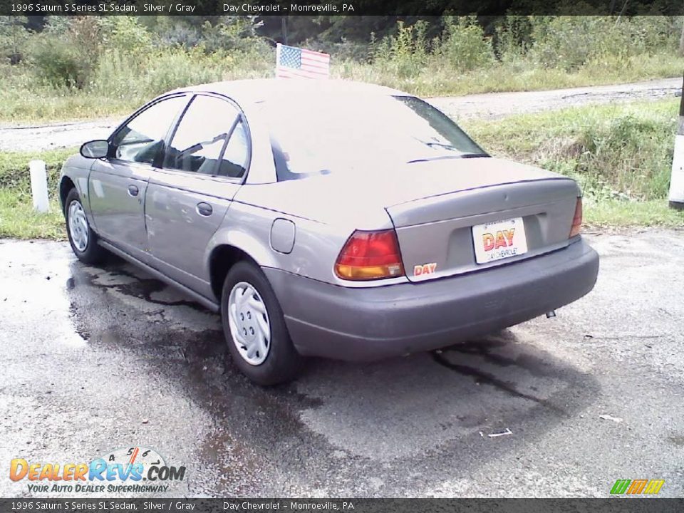 1996 Saturn S Series SL Sedan Silver / Gray Photo #3