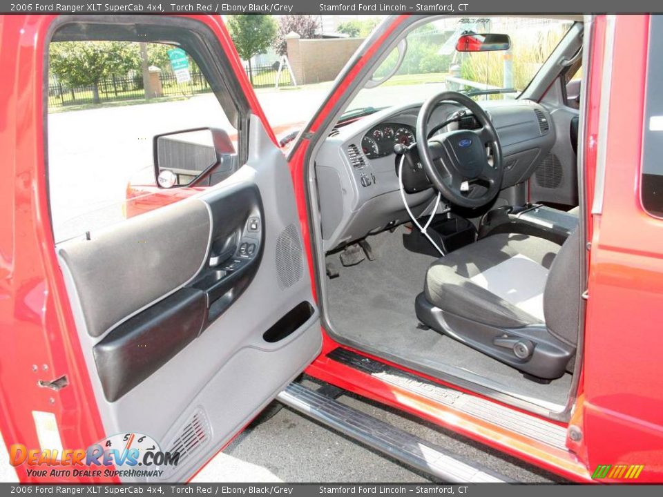 2006 Ford Ranger XLT SuperCab 4x4 Torch Red / Ebony Black/Grey Photo #10