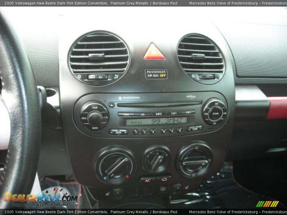 2005 Volkswagen New Beetle Dark Flint Edition Convertible Platinum Grey Metallic / Bordeaux Red Photo #12