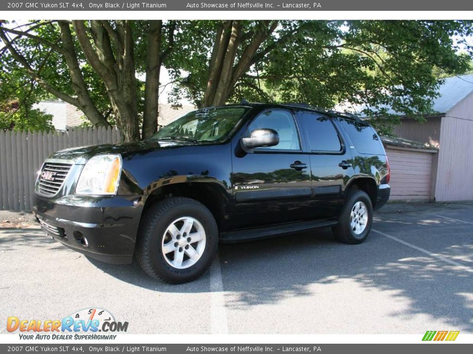 2007 GMC Yukon SLT 4x4 Onyx Black / Light Titanium Photo #1
