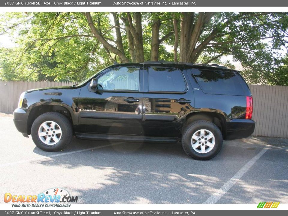 2007 GMC Yukon SLT 4x4 Onyx Black / Light Titanium Photo #2