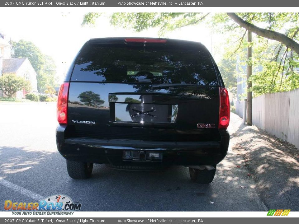 2007 GMC Yukon SLT 4x4 Onyx Black / Light Titanium Photo #4