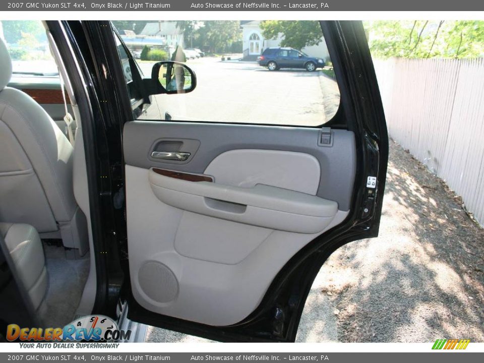 2007 GMC Yukon SLT 4x4 Onyx Black / Light Titanium Photo #14