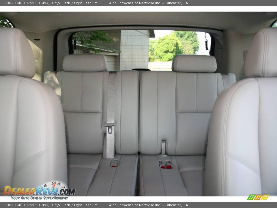2007 GMC Yukon SLT 4x4 Onyx Black / Light Titanium Photo #16