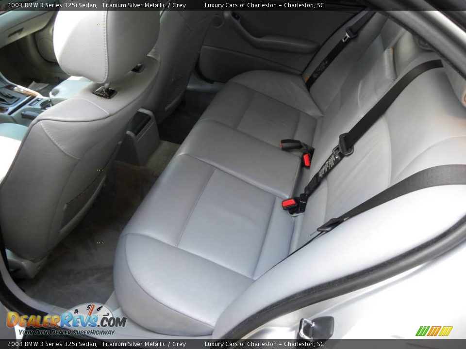2003 BMW 3 Series 325i Sedan Titanium Silver Metallic / Grey Photo #7