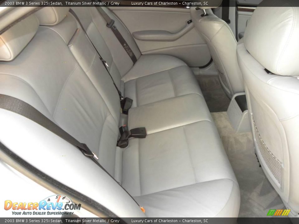 2003 BMW 3 Series 325i Sedan Titanium Silver Metallic / Grey Photo #11