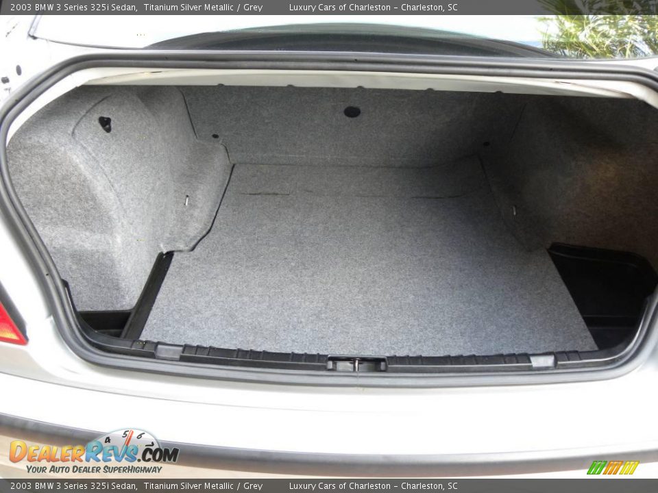 2003 BMW 3 Series 325i Sedan Titanium Silver Metallic / Grey Photo #14