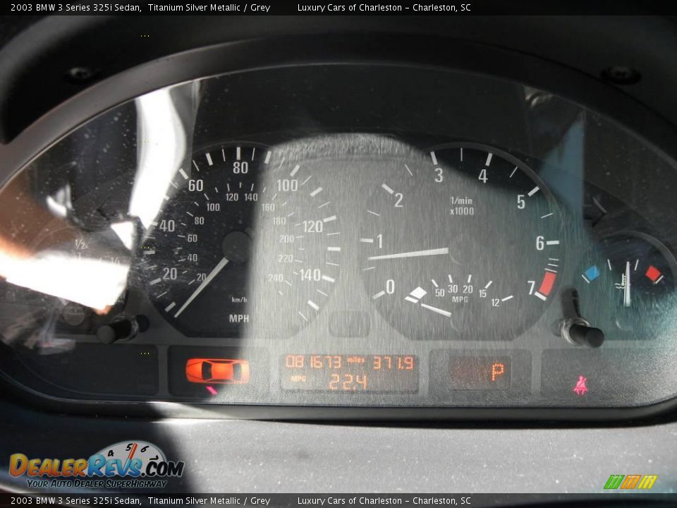 2003 BMW 3 Series 325i Sedan Titanium Silver Metallic / Grey Photo #22