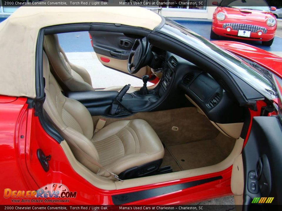 2000 Chevrolet Corvette Convertible Torch Red / Light Oak Photo #10