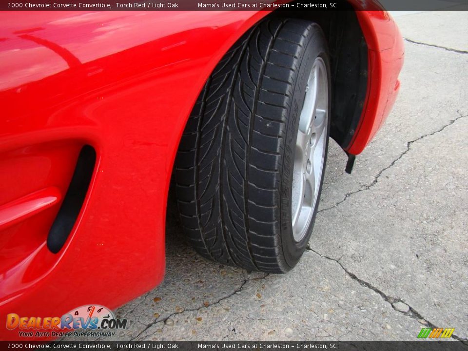 2000 Chevrolet Corvette Convertible Torch Red / Light Oak Photo #18