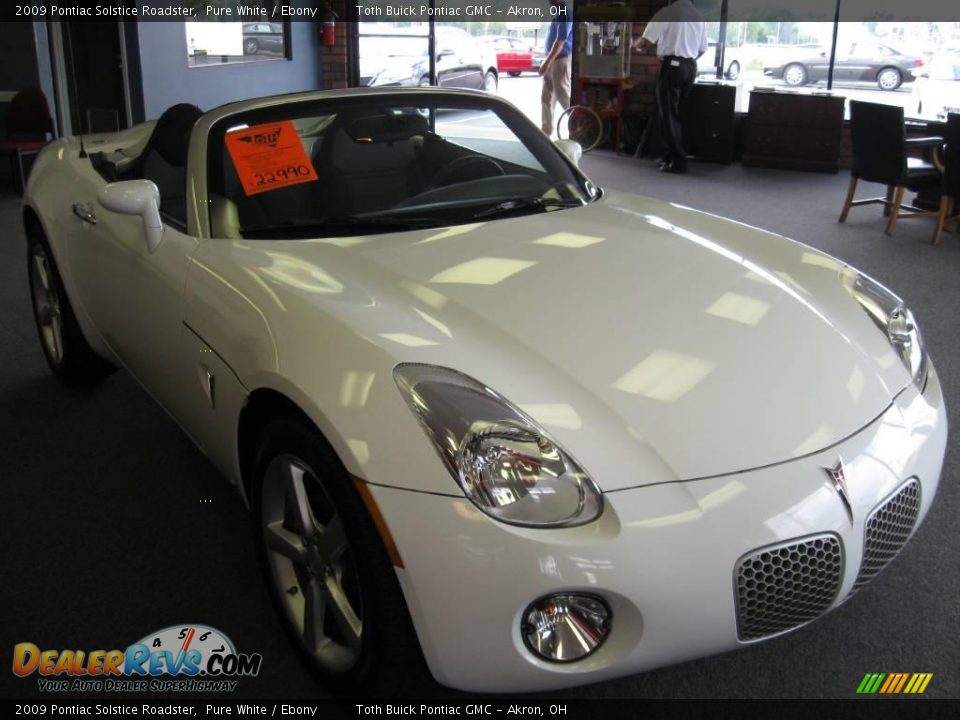 2009 Pontiac Solstice Roadster Pure White / Ebony Photo #1
