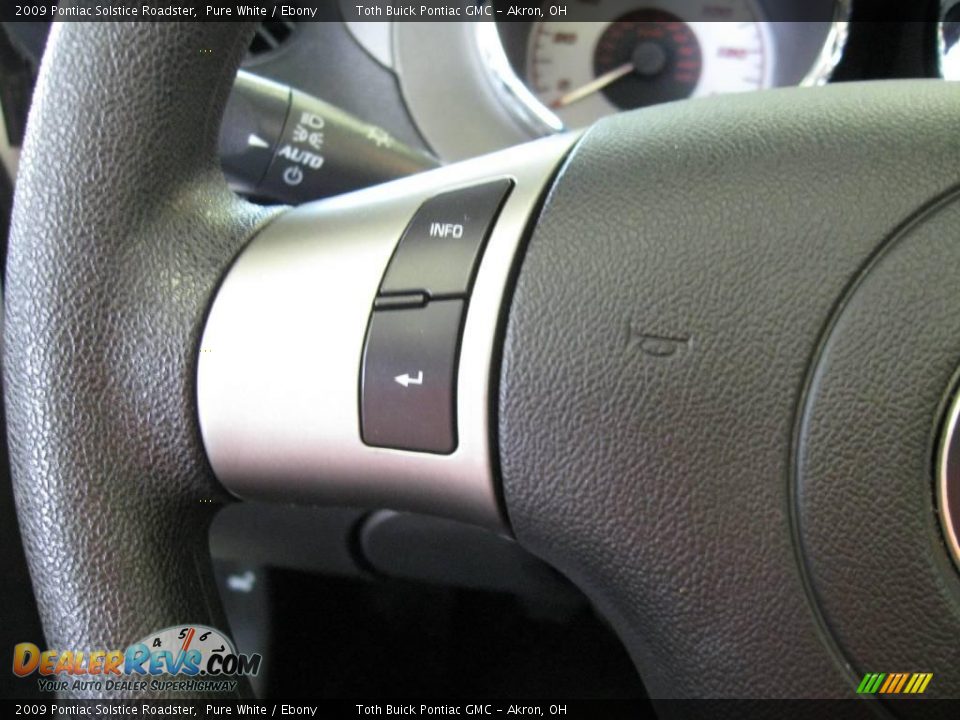 2009 Pontiac Solstice Roadster Pure White / Ebony Photo #11