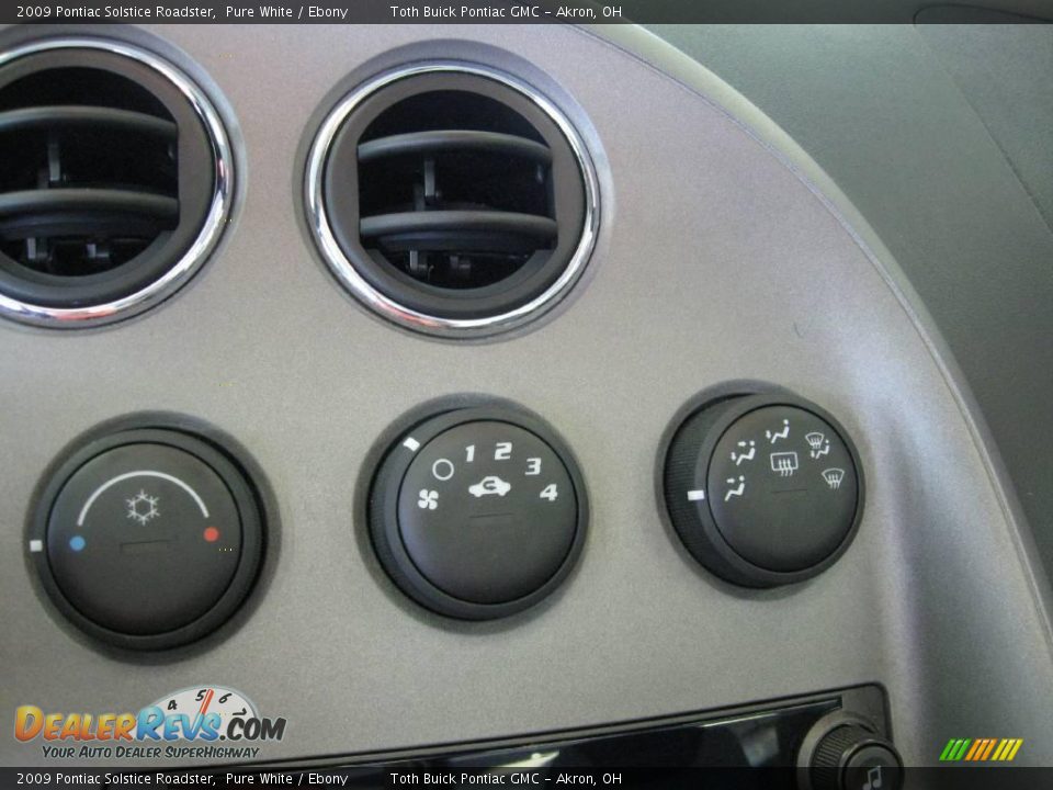 2009 Pontiac Solstice Roadster Pure White / Ebony Photo #12