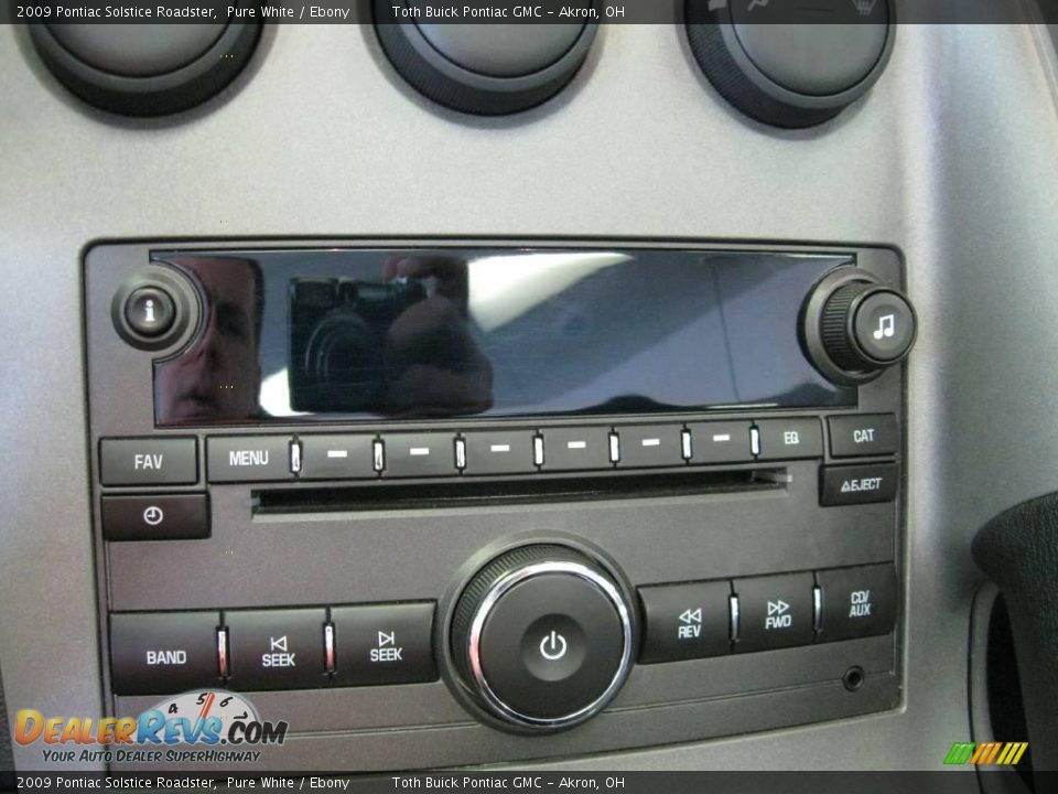 2009 Pontiac Solstice Roadster Pure White / Ebony Photo #13