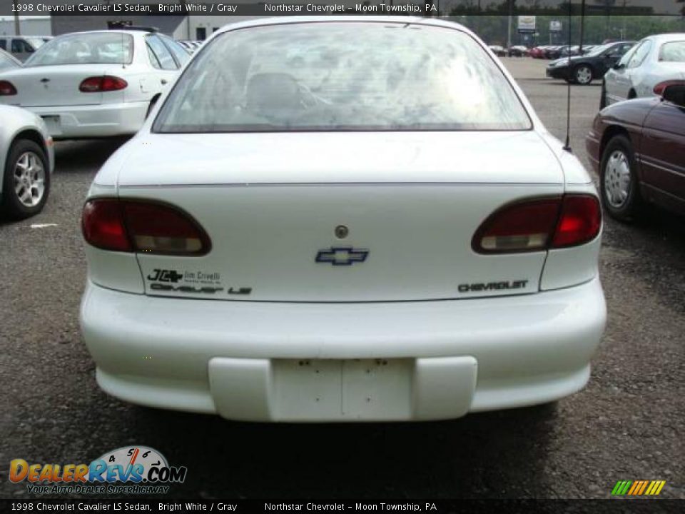 1998 Chevrolet Cavalier LS Sedan Bright White / Gray Photo #3