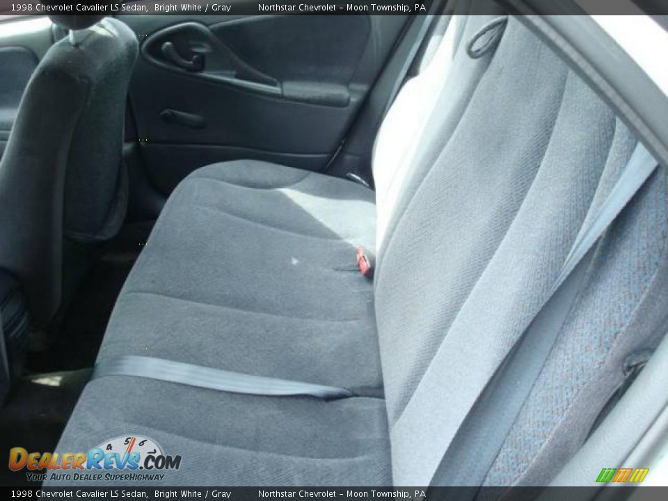 1998 Chevrolet Cavalier LS Sedan Bright White / Gray Photo #9