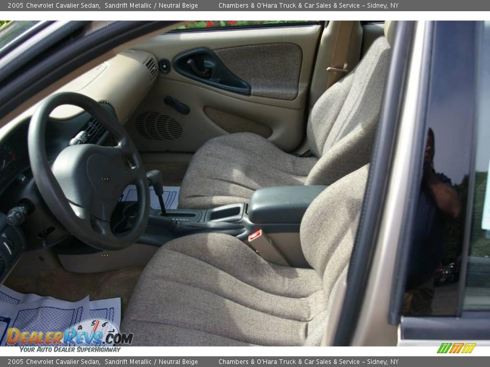 2005 Chevrolet Cavalier Sedan Sandrift Metallic / Neutral Beige Photo #3