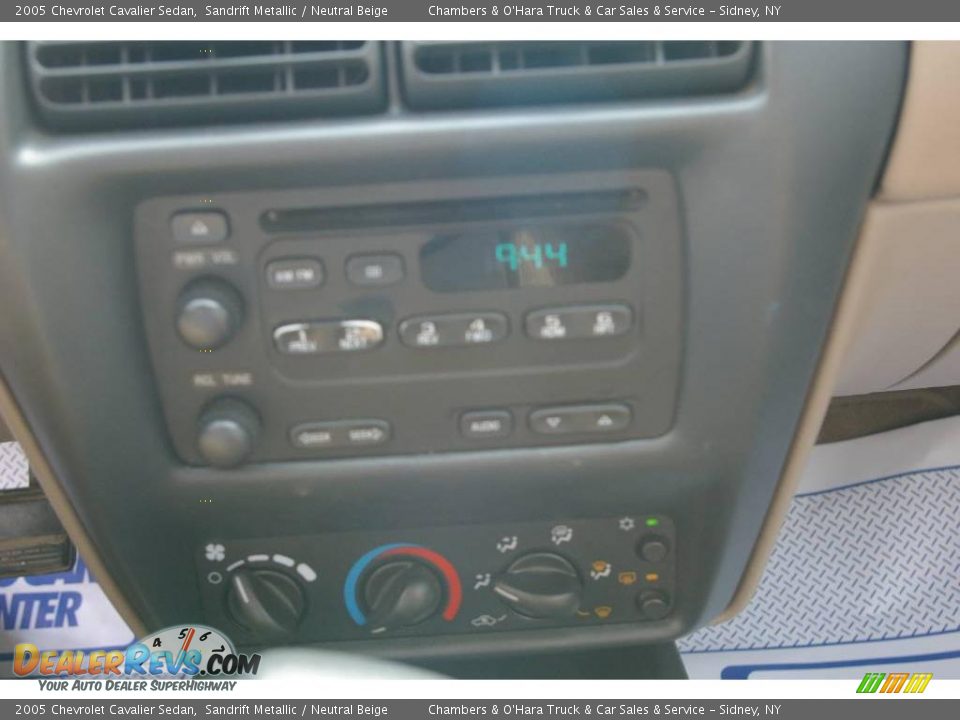 2005 Chevrolet Cavalier Sedan Sandrift Metallic / Neutral Beige Photo #5